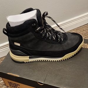 Brand new TNF Back-To-Berkeley III Leather Waterproof Boots Men US 9